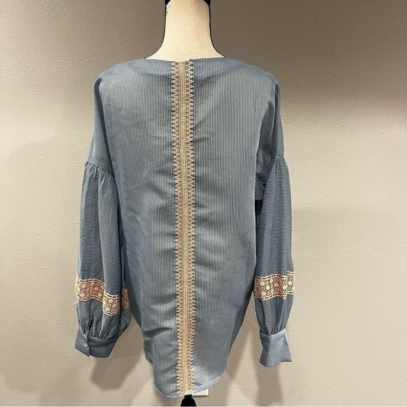 TOV Los Angeles loose fit semi sheer blouse - Picture 7 of 15